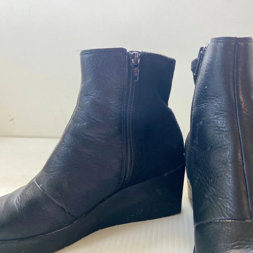 Vionic Skylar Comfort Wedge Heel Short Ankle Boot Black Leather Womens 7.5